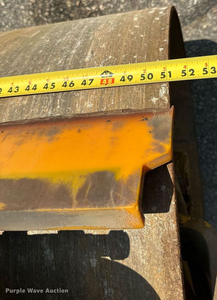 image for item EB2645 2000 Caterpillar CB334D double drum roller