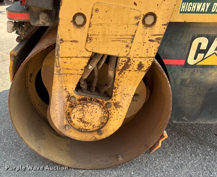image for item EB2645 2000 Caterpillar CB334D double drum roller