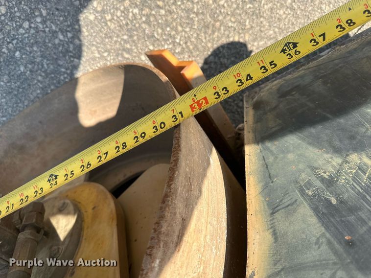 image for item EB2645 2000 Caterpillar CB334D double drum roller