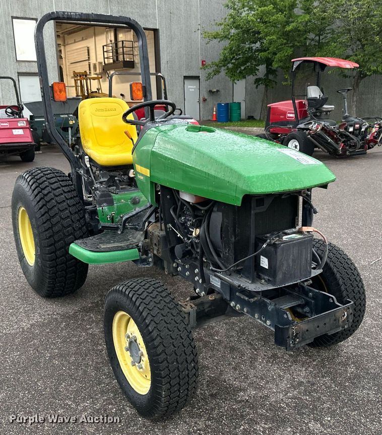 image for item EB2661 2006 John Deere 4200 HFWD tractor