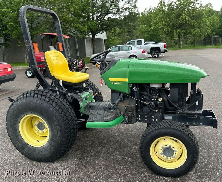 image for item EB2661 2006 John Deere 4200 HFWD tractor