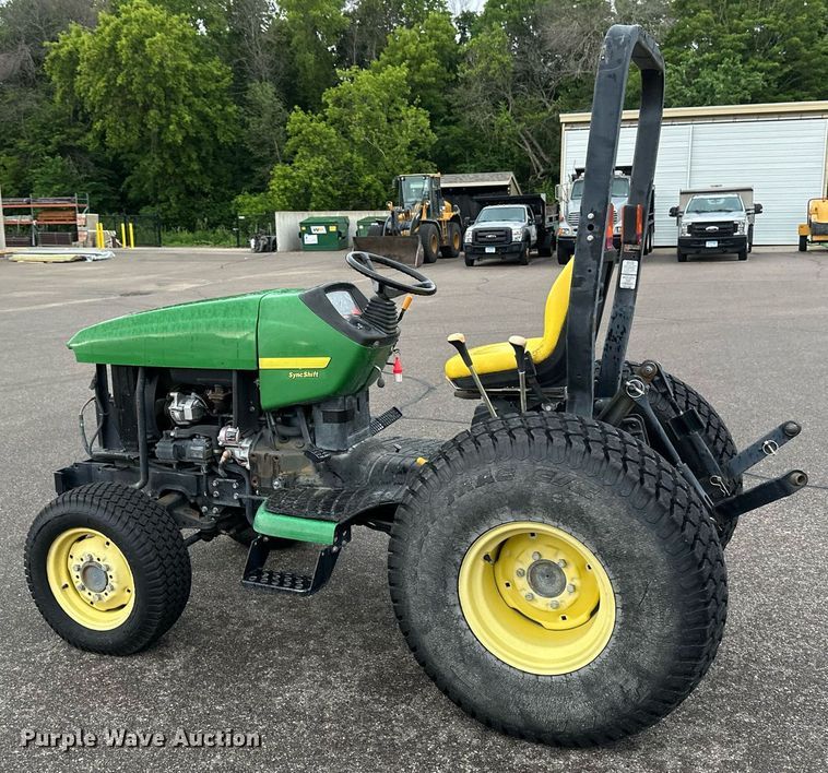 image for item EB2661 2006 John Deere 4200 HFWD tractor