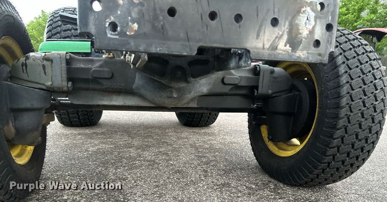 image for item EB2661 2006 John Deere 4200 HFWD tractor