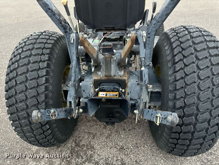 image for item EB2661 2006 John Deere 4200 HFWD tractor