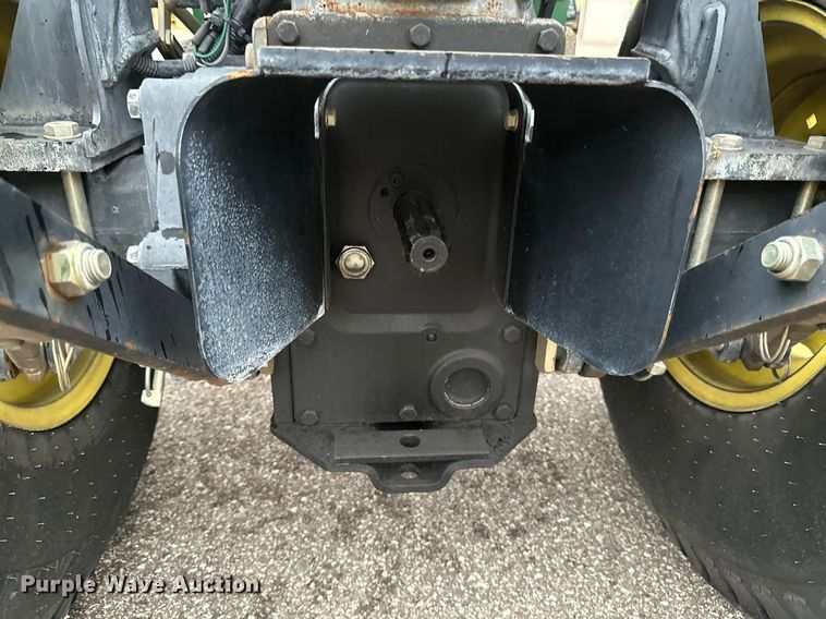 image for item EB2661 2006 John Deere 4200 HFWD tractor