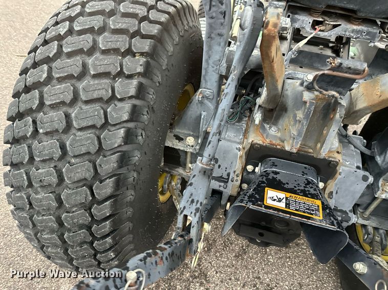 image for item EB2661 2006 John Deere 4200 HFWD tractor