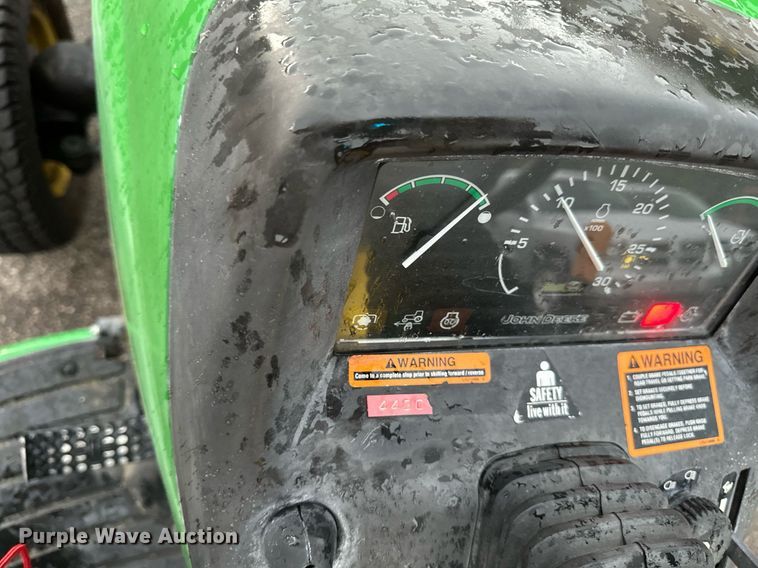 image for item EB2661 2006 John Deere 4200 HFWD tractor