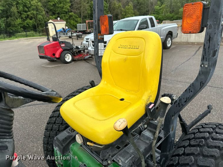 image for item EB2661 2006 John Deere 4200 HFWD tractor
