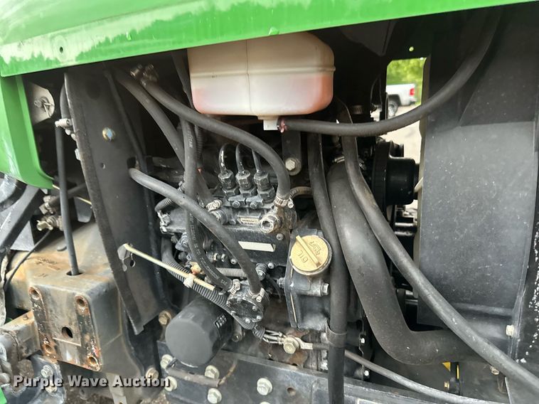 image for item EB2661 2006 John Deere 4200 HFWD tractor