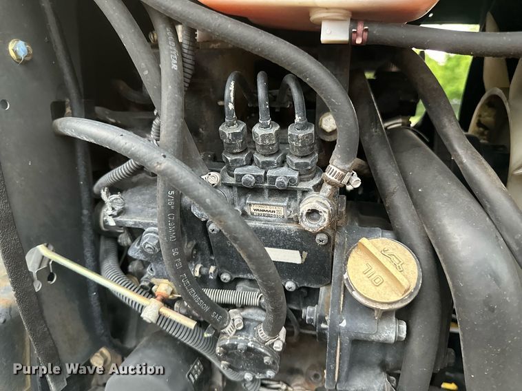 image for item EB2661 2006 John Deere 4200 HFWD tractor