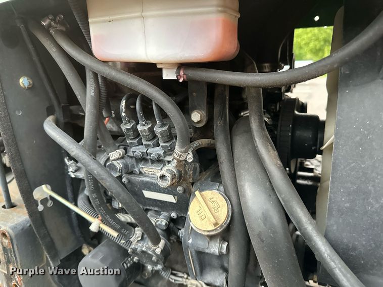 image for item EB2661 2006 John Deere 4200 HFWD tractor