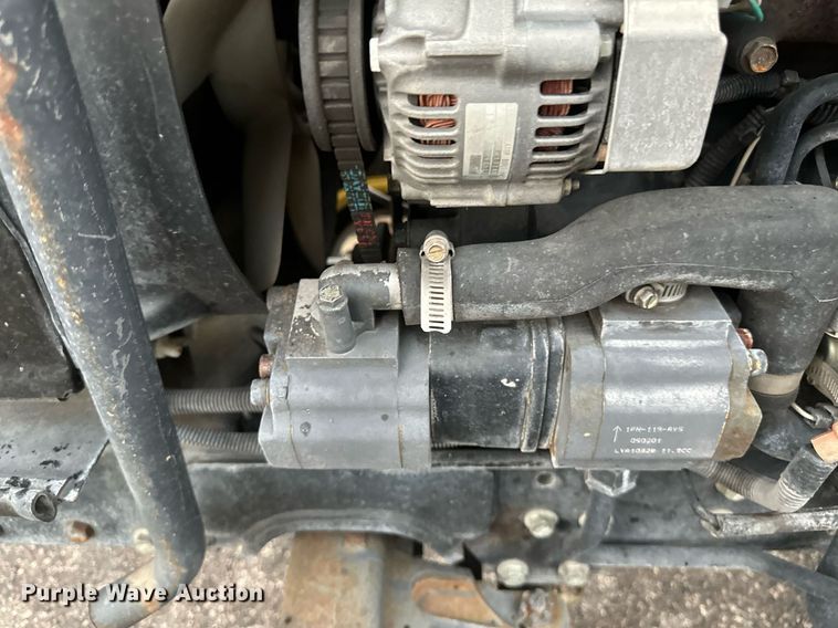 image for item EB2661 2006 John Deere 4200 HFWD tractor