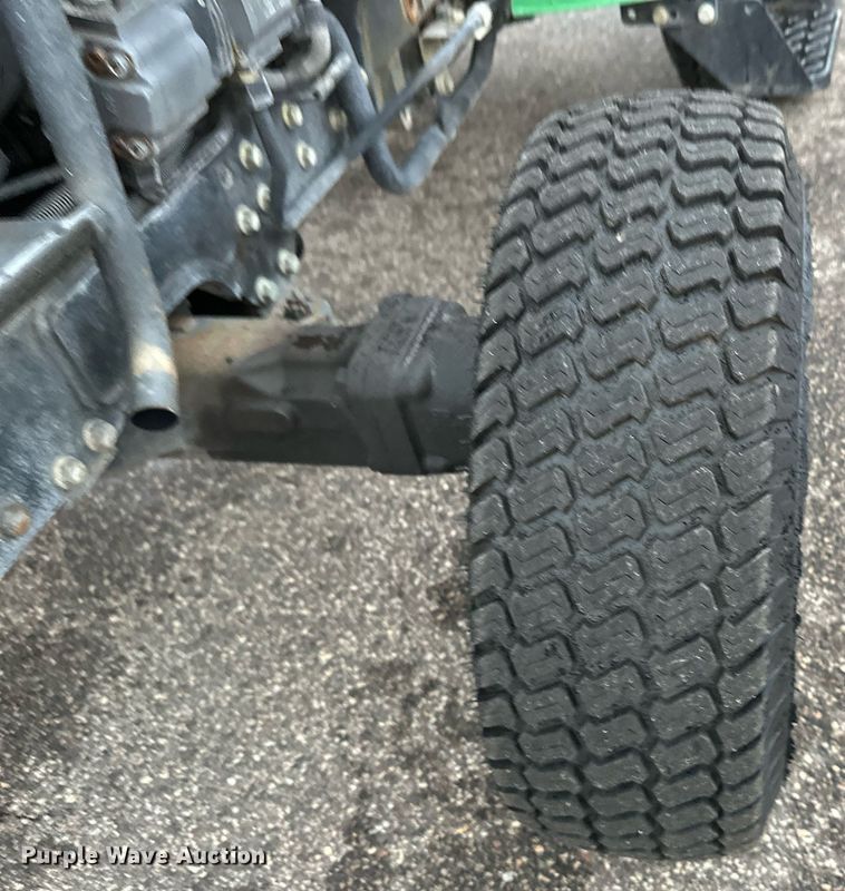 image for item EB2661 2006 John Deere 4200 HFWD tractor