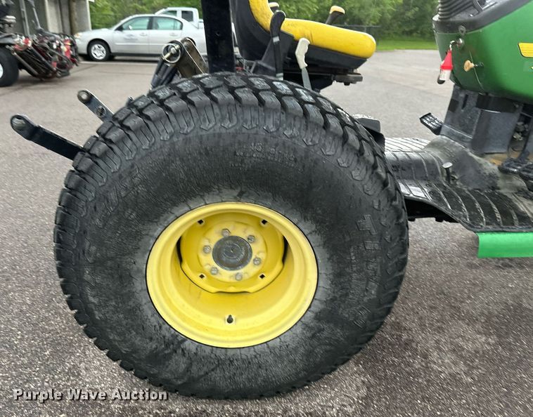 image for item EB2661 2006 John Deere 4200 HFWD tractor