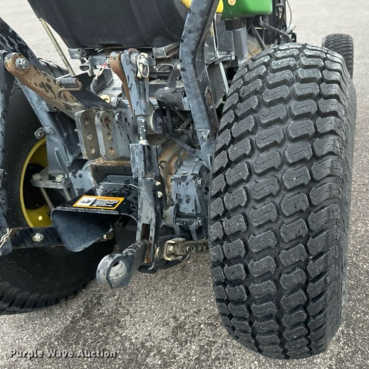 image for item EB2661 2006 John Deere 4200 HFWD tractor