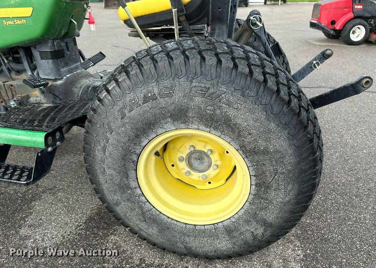 image for item EB2661 2006 John Deere 4200 HFWD tractor