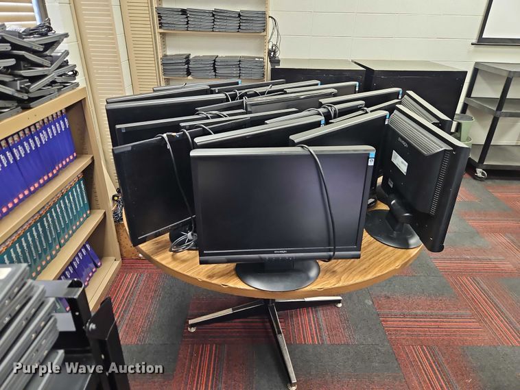 image for item EB8153 Approximately 241 computer monitors