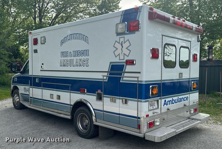 image for item EC7984 1998 Medtec Ford E450 Super Duty ambulance