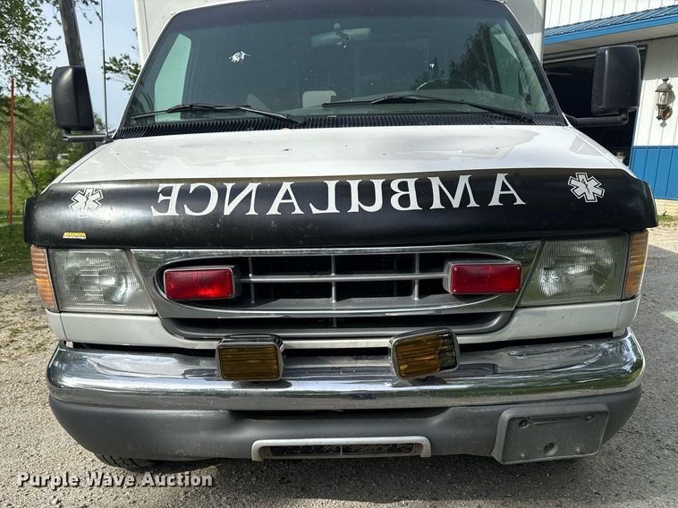 image for item EC7984 1998 Medtec Ford E450 Super Duty ambulance