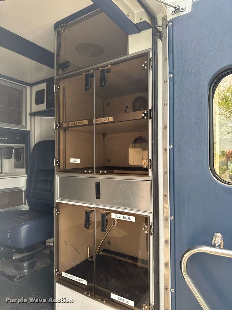 image for item EC7984 1998 Medtec Ford E450 Super Duty ambulance