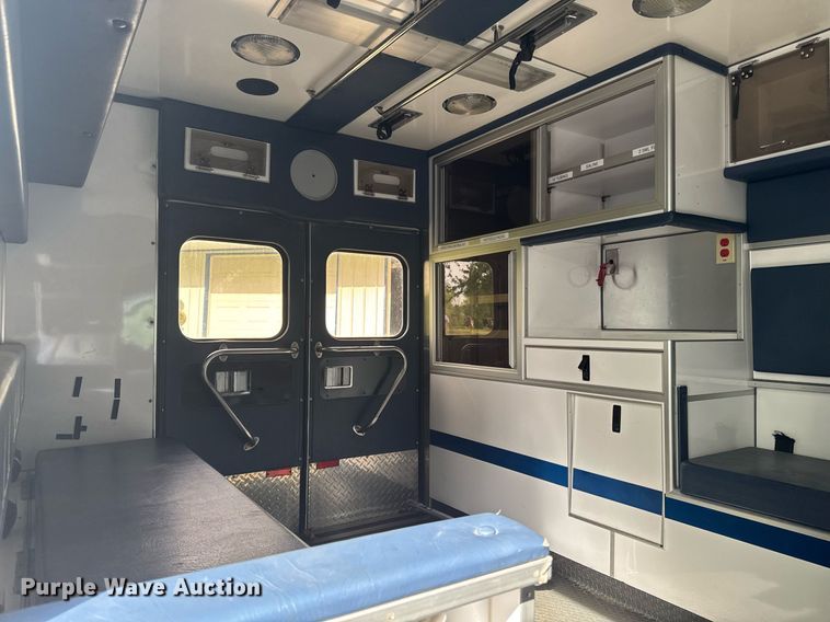 image for item EC7984 1998 Medtec Ford E450 Super Duty ambulance