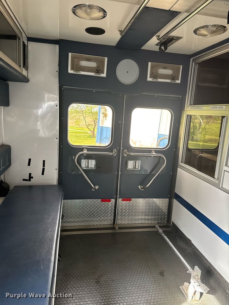 image for item EC7984 1998 Medtec Ford E450 Super Duty ambulance