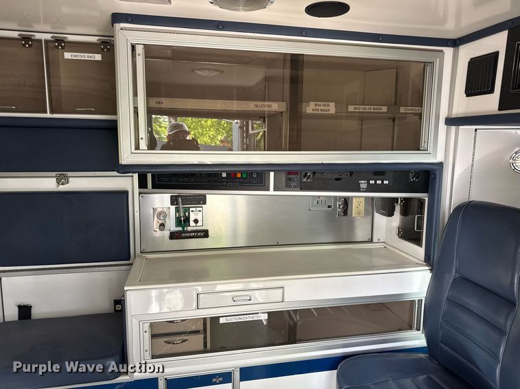 image for item EC7984 1998 Medtec Ford E450 Super Duty ambulance