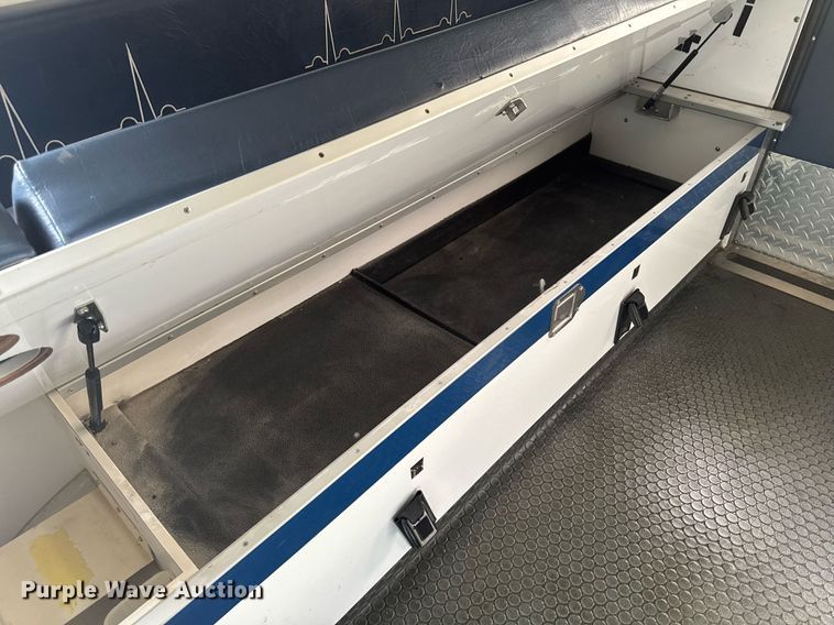 image for item EC7984 1998 Medtec Ford E450 Super Duty ambulance