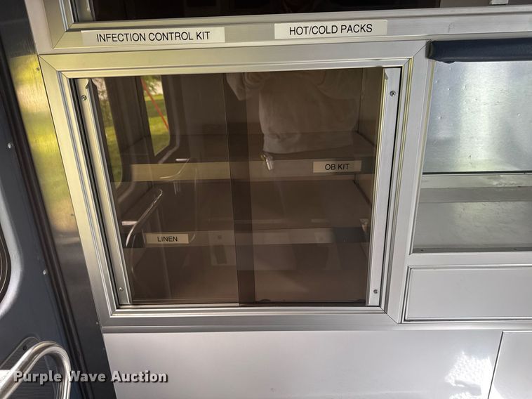 image for item EC7984 1998 Medtec Ford E450 Super Duty ambulance