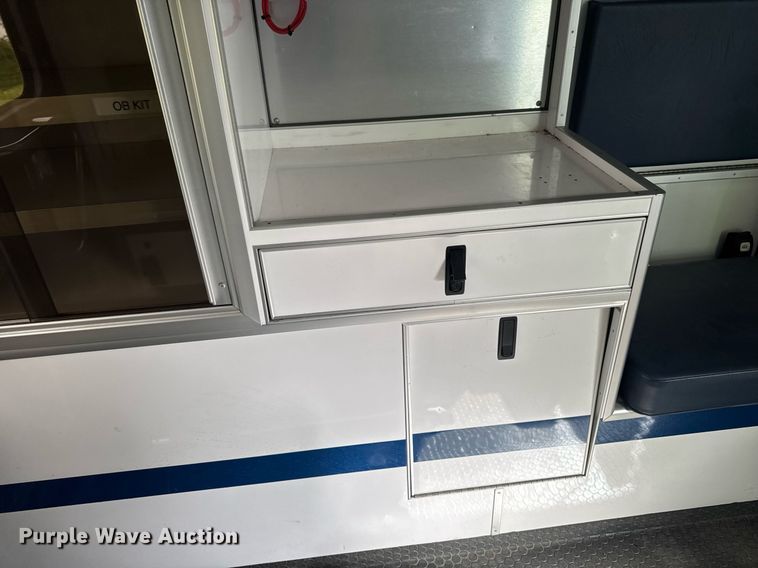 image for item EC7984 1998 Medtec Ford E450 Super Duty ambulance