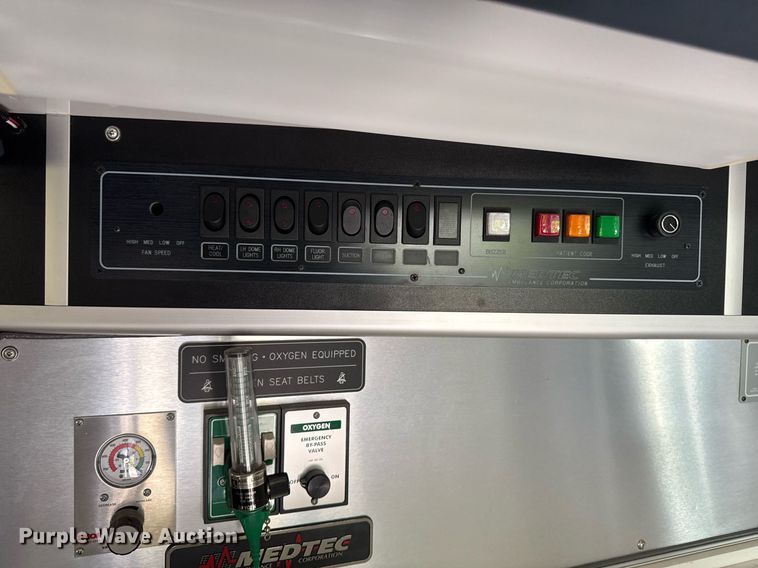 image for item EC7984 1998 Medtec Ford E450 Super Duty ambulance