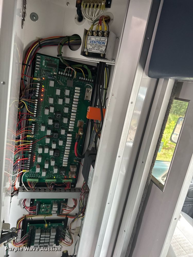 image for item EC7984 1998 Medtec Ford E450 Super Duty ambulance