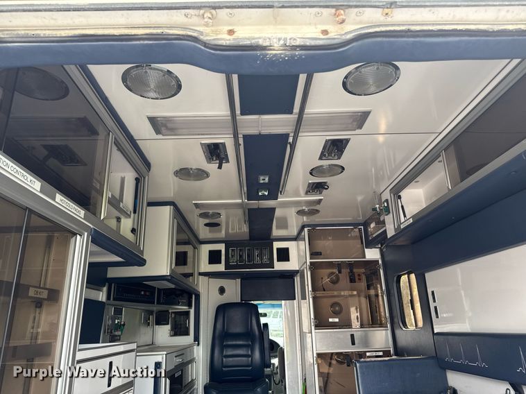 image for item EC7984 1998 Medtec Ford E450 Super Duty ambulance