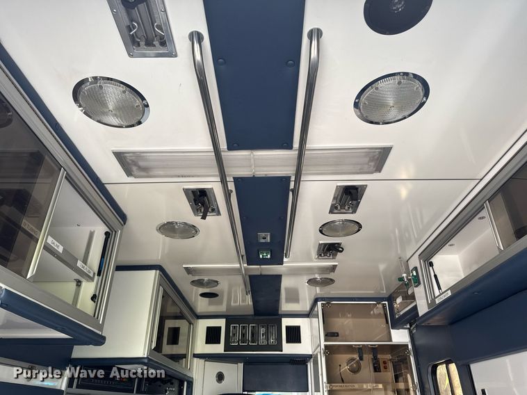 image for item EC7984 1998 Medtec Ford E450 Super Duty ambulance