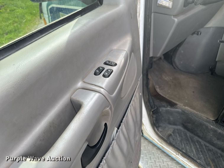 image for item EC7984 1998 Medtec Ford E450 Super Duty ambulance