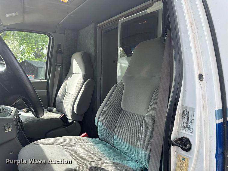 image for item EC7984 1998 Medtec Ford E450 Super Duty ambulance