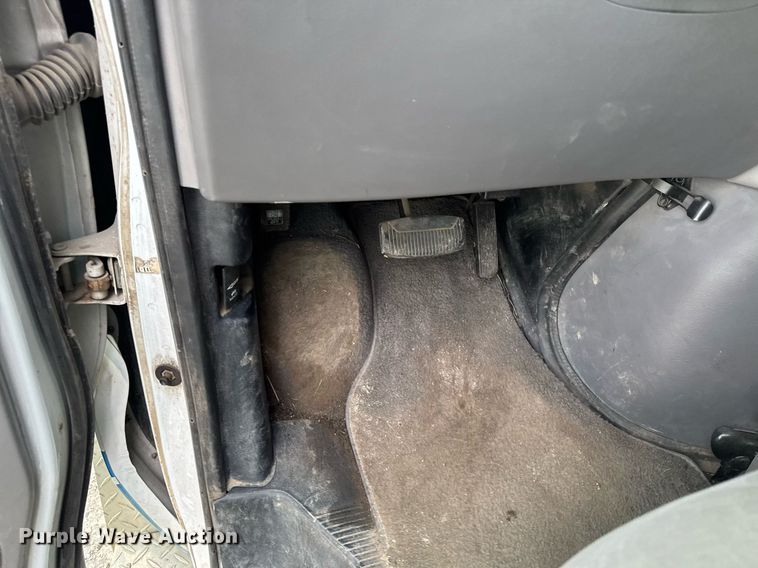 image for item EC7984 1998 Medtec Ford E450 Super Duty ambulance