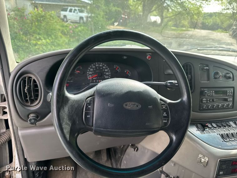 image for item EC7984 1998 Medtec Ford E450 Super Duty ambulance