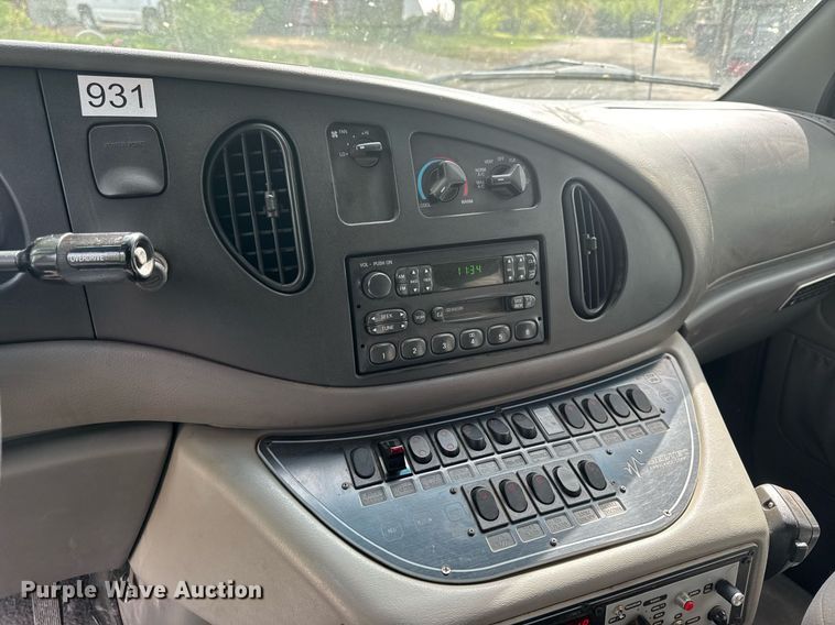 image for item EC7984 1998 Medtec Ford E450 Super Duty ambulance