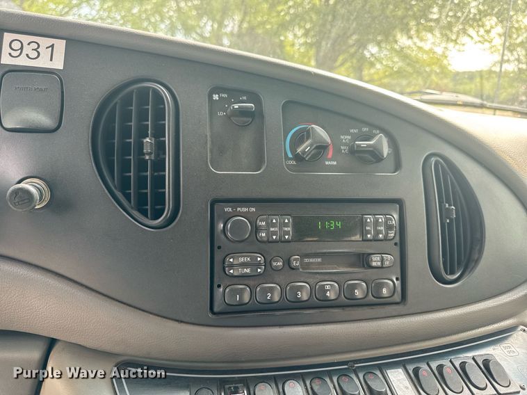 image for item EC7984 1998 Medtec Ford E450 Super Duty ambulance