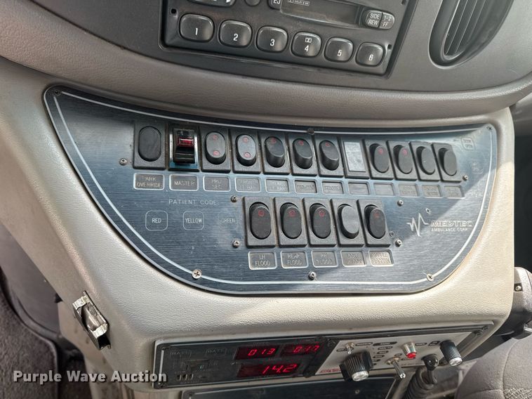 image for item EC7984 1998 Medtec Ford E450 Super Duty ambulance