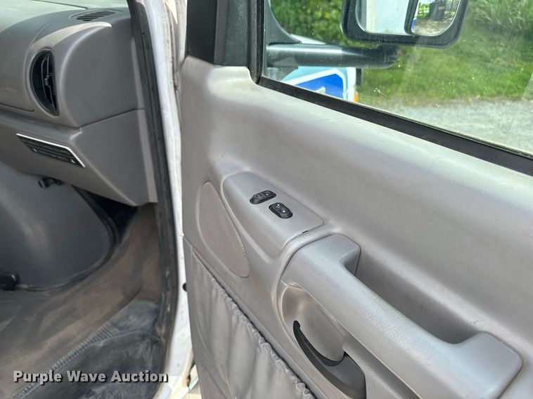 image for item EC7984 1998 Medtec Ford E450 Super Duty ambulance