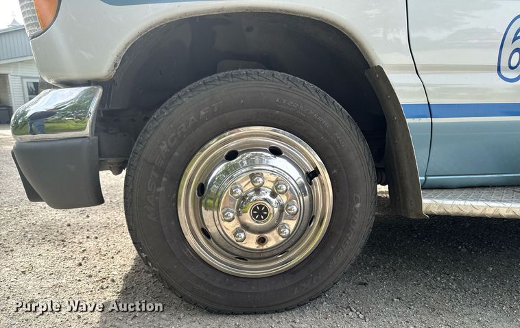 image for item EC7984 1998 Medtec Ford E450 Super Duty ambulance