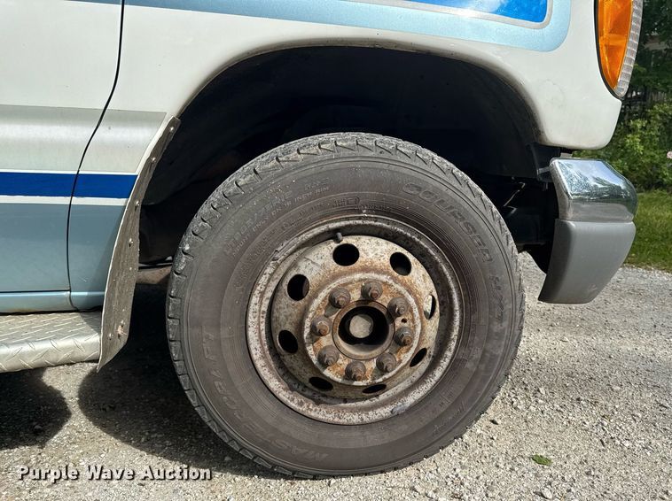 image for item EC7984 1998 Medtec Ford E450 Super Duty ambulance