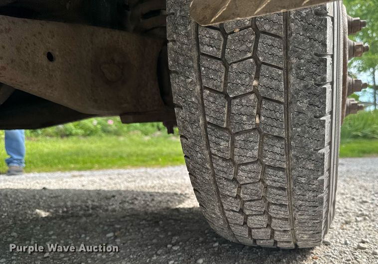 image for item EC7984 1998 Medtec Ford E450 Super Duty ambulance