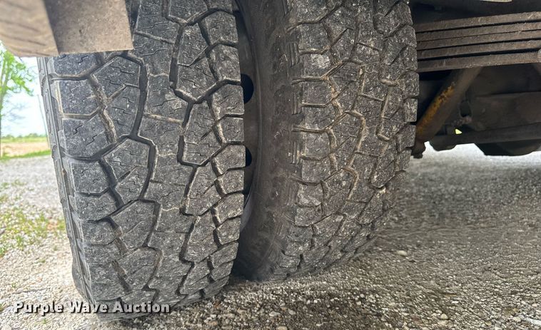 image for item EC7984 1998 Medtec Ford E450 Super Duty ambulance