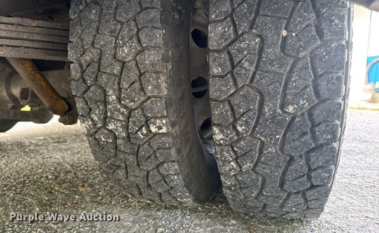 image for item EC7984 1998 Medtec Ford E450 Super Duty ambulance