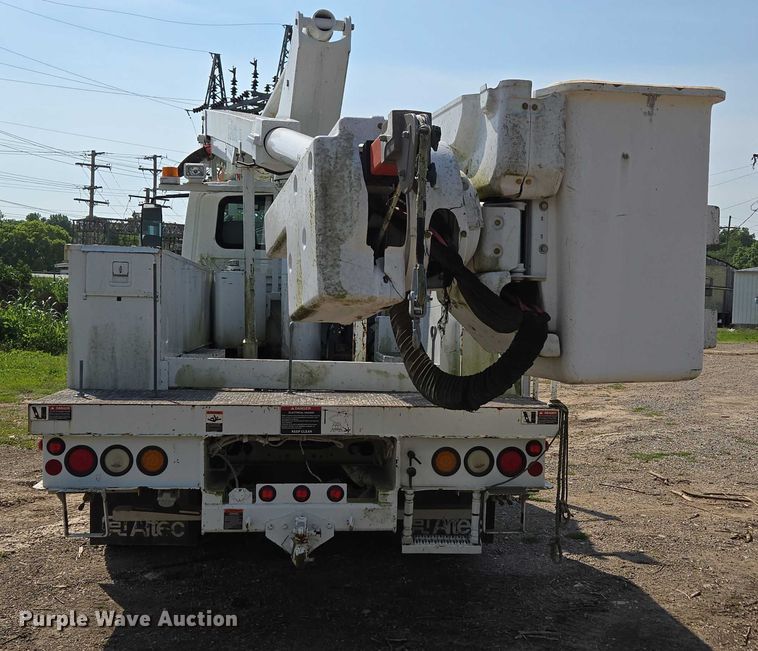 image for item ED2068 2007 International 4400 bucket truck