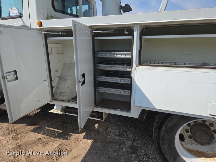 image for item ED2068 2007 International 4400 bucket truck