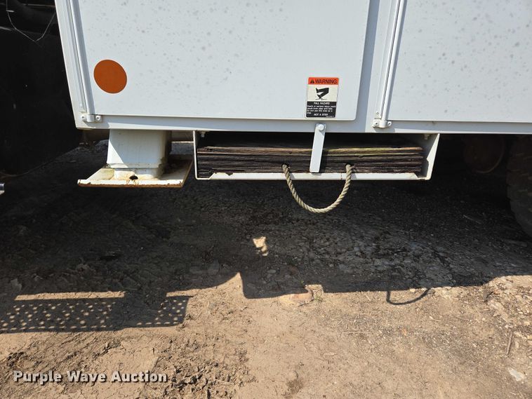 image for item ED2068 2007 International 4400 bucket truck